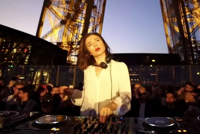 NINA KRAVIZ #Techno女王