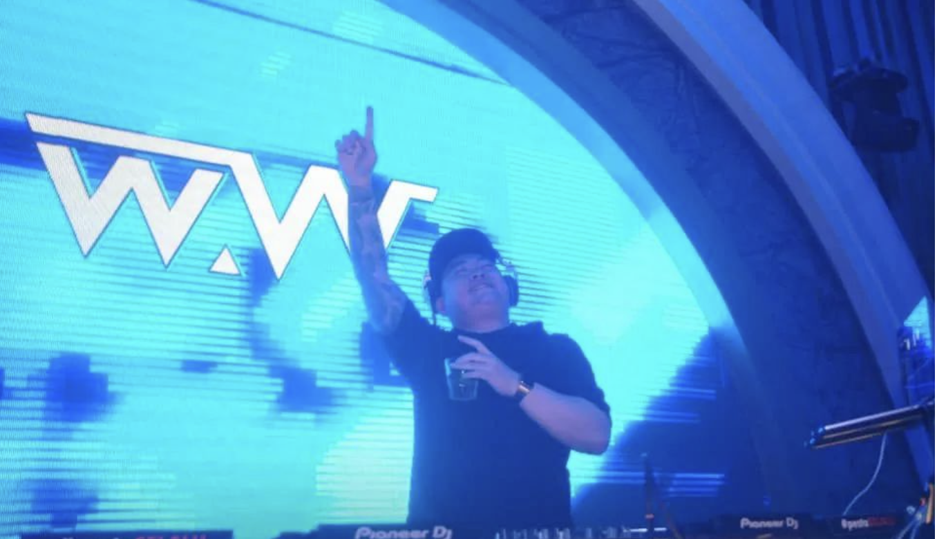 DJ W.W