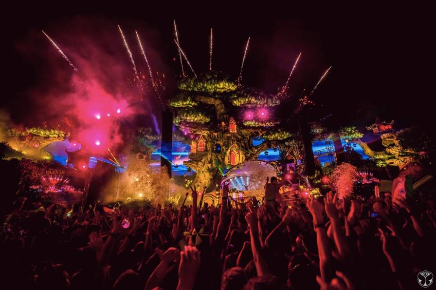 TOMORROWLAND发布2017全新阵容时间表