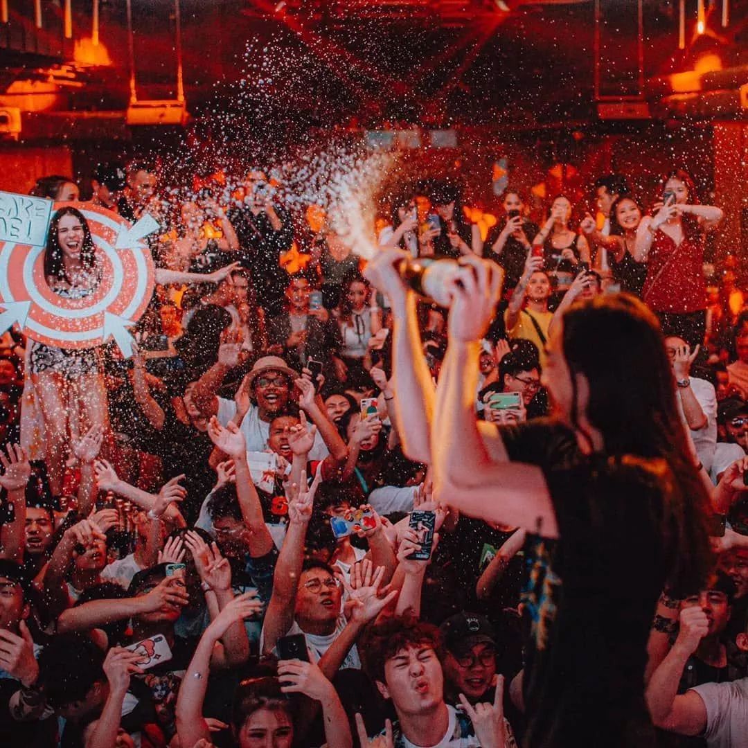 party review of steve aoki