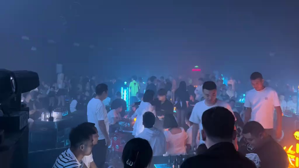 酒吧劲爆现场-邛崃天宫派对酒吧/TG CLUB