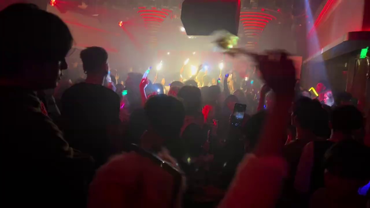 酒吧劲爆现场-青岛JUICY CLUB/新晋酒吧