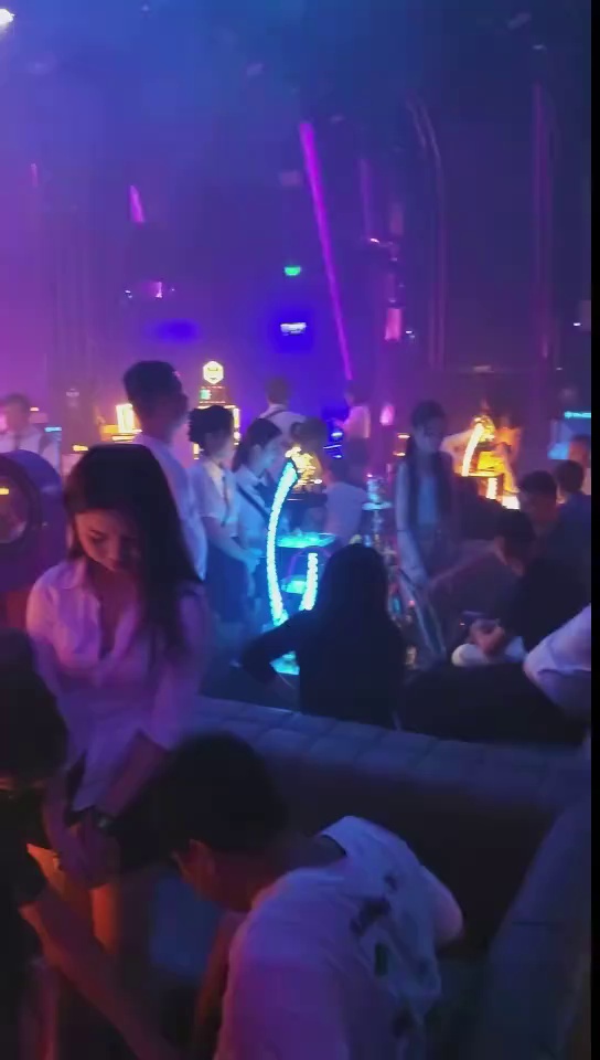 酒吧劲爆现场-虎门TH唐club酒吧