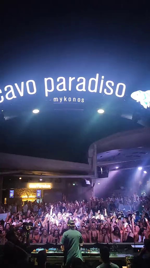 酒吧劲爆现场-米科诺斯岛CAVO PARADISO/卡沃天堂