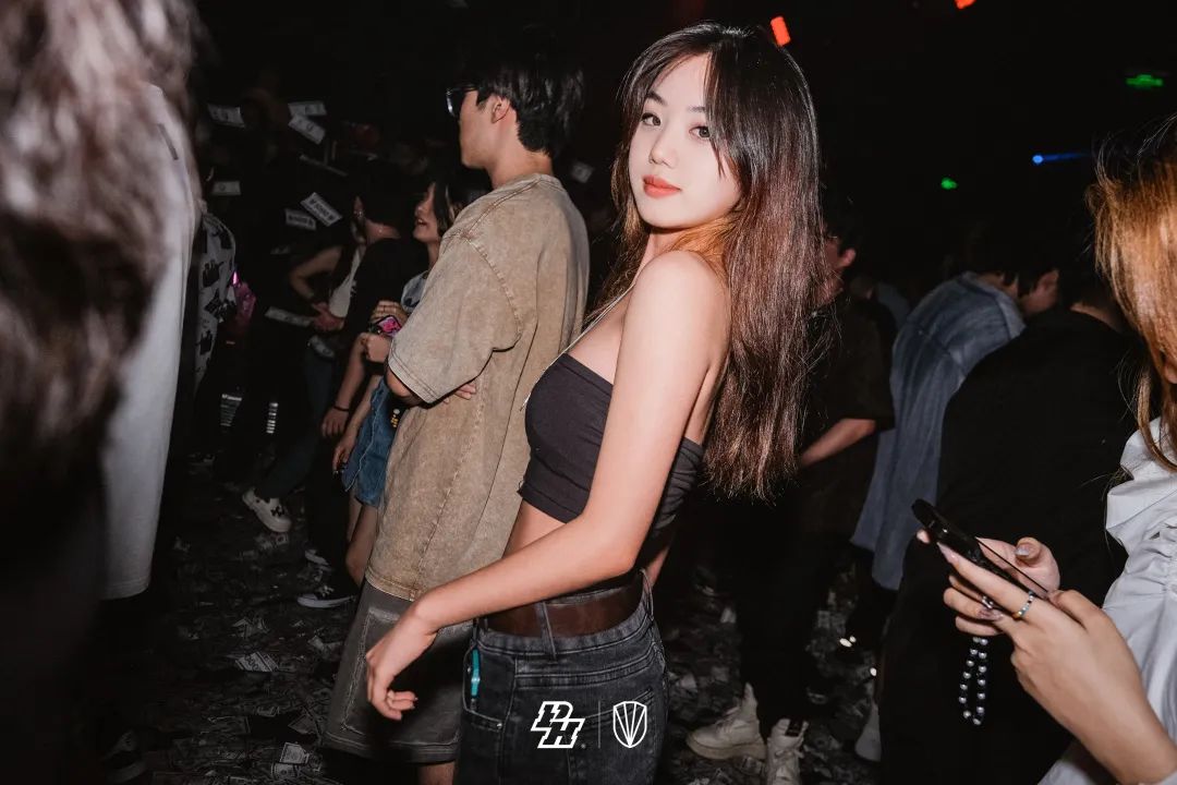 𝘙𝘌𝘊𝘈𝘗｜𝐋𝐚𝐧𝐜𝐞𝐲 𝐅𝐨𝐮𝐱 𝘉𝘢𝘤𝘬2𝘥𝘢𝘵𝘳𝘢𝘱 🧬-北京PH酒吧,北京PH Night Club